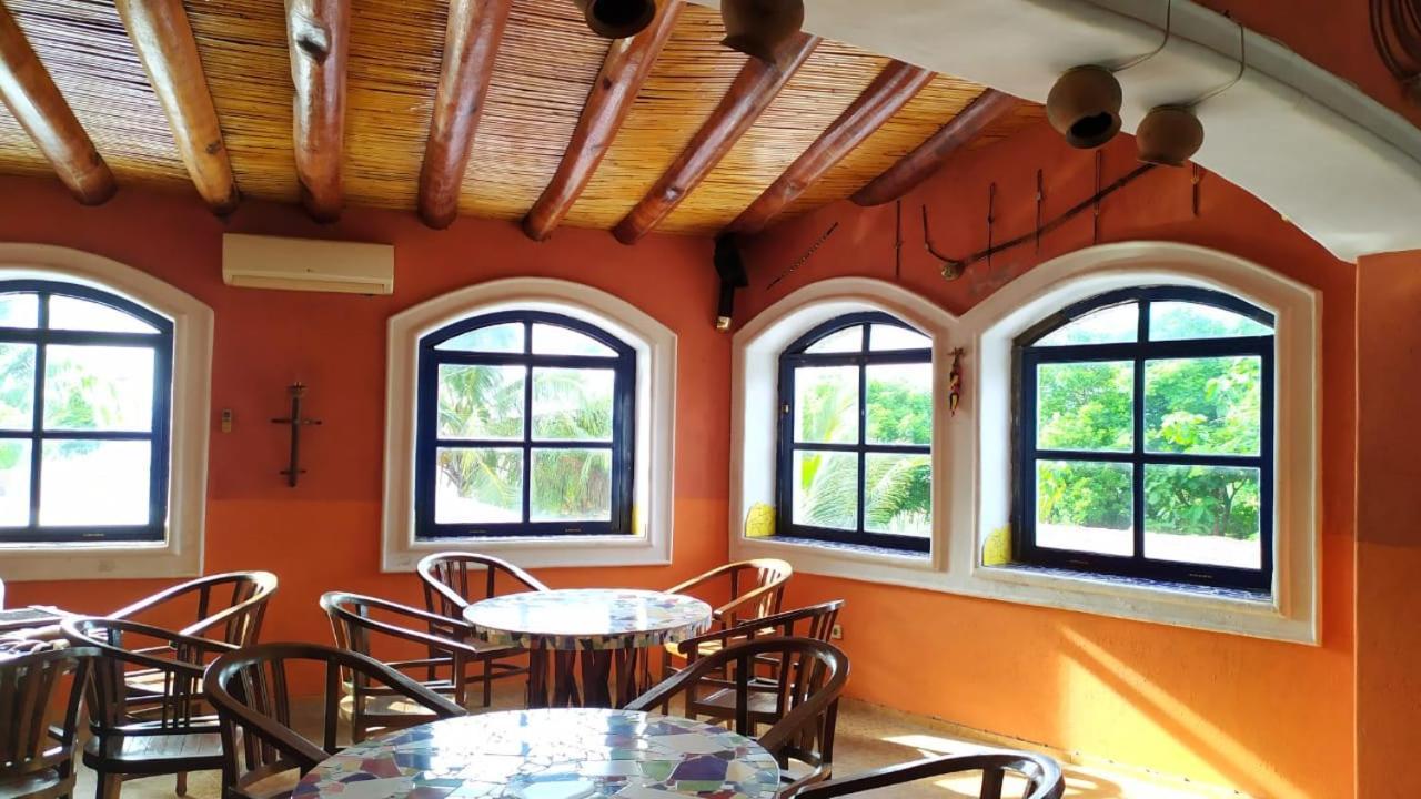 Hotel La Hasienda Kupang  Exterior photo
